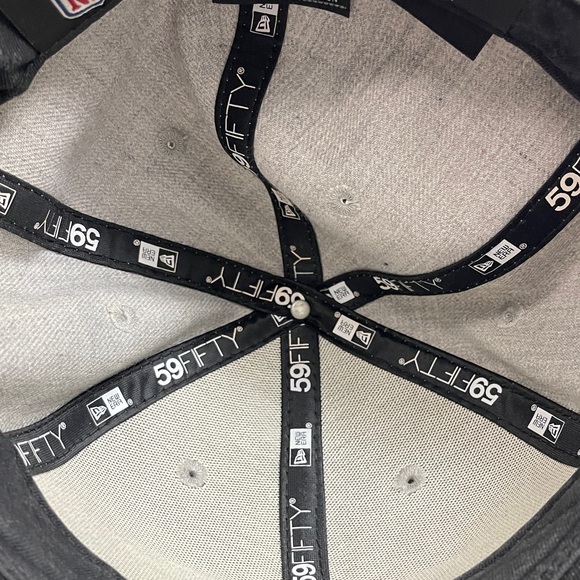 New Era Gray Cap with Black Star Emblem - Picture 9 of 9